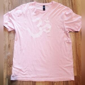 Women's sz LG om tee shirt